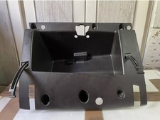 Vano portaoggetti anteriore