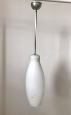 Lampadario Vintage anni 50 60 in vetro opalino, acciaio e alluminio. H 75 cm. 