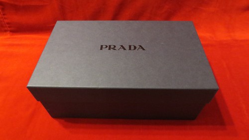 Prada scatola vuota per - vuota,