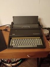 Macchina da scrivere OLIVETTI