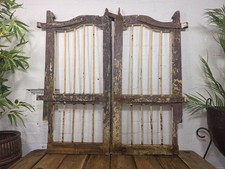 Vecchia coppia persiane porte