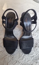 Gucci sandali neri con tacco