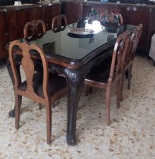 mobili di antiquariato  tavolo in noce  con 6  sedie foderate in pelle