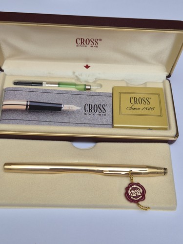 Vintage cross 18kt gold - vintage,
