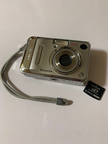 Fotocamera digitale compatta