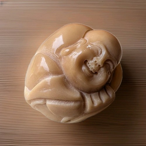 Buddha addormentato intagliato