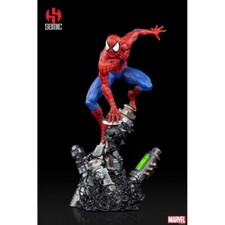 AMAZING SPIDERMAN STATUE