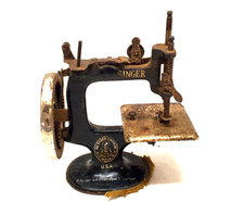 Antica Macchina A Cucire IN
