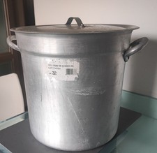 Pentola in alluminio con manici e coperchio 32 cm marca Agnelli