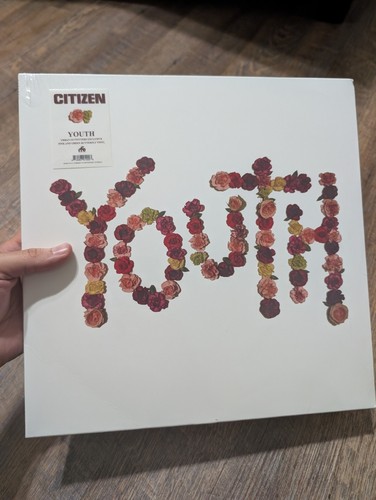 Youth citizen pink green - by,