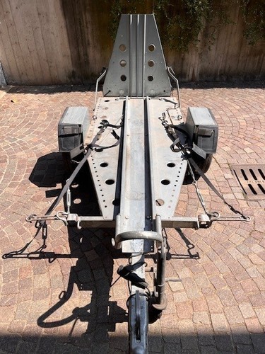 Carrello rimorchio usato per - rimorchio,