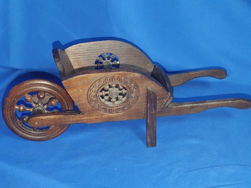 Carriola legno intagliato - carriola,
