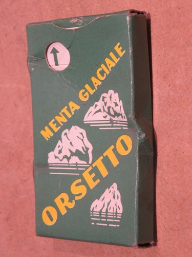 Vecchia scatoletta vuota - scatoletta, menta