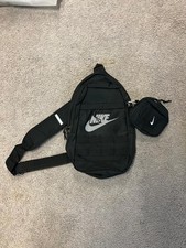 Borsa Nike nera con cintura e