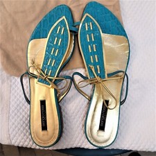 Sergio Rossi sandali pelle infradito color turchese con lacci, dettagli oro