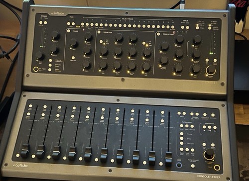 Softube console - +, 1