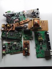 LOTTO DI SCHEDE E COMPONENTI ELETTRONICI AUDIO E VIDEO