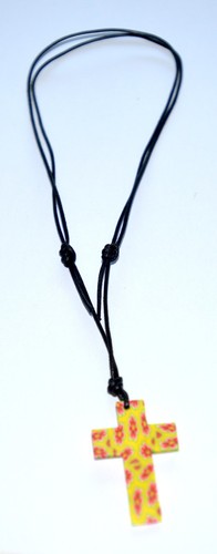 Collana con ciondolo croce