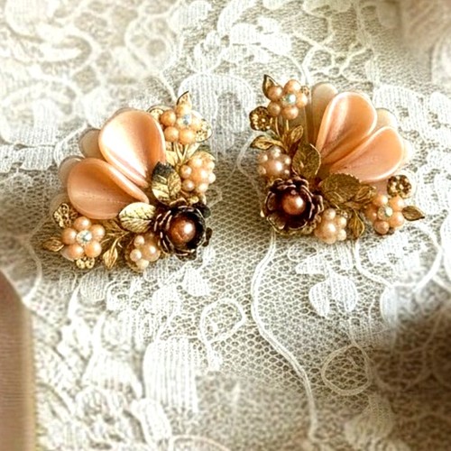 Orecchini clip fiori lucite