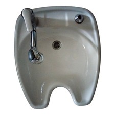 Lavatesta in Ceramica Bianca  Salone Parrucchiere con Rubinetto Doccetta. Usato