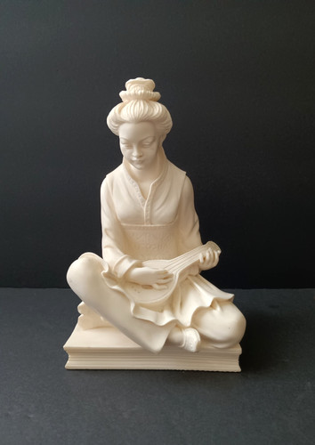 Statua statuina geisha donna
