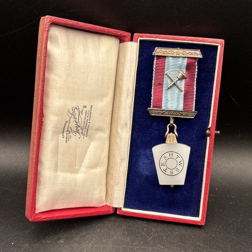 Masonic badge mark - badge, master