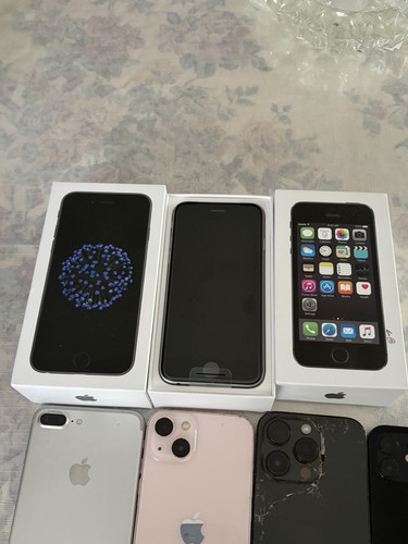Lot various apple - 2, iphones