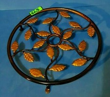 649-SOTTOPENTOLA TRE PIEDI IN FERRO FORGIATO FERRO DA STIRO VINTAGE ANNI '60 