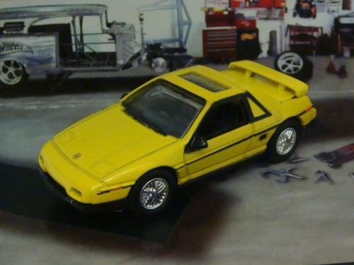 Auto sportiva mid egine - auto,