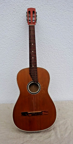 Vecchia chitarra passeggio - vecchia,