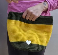 BORSA FATTA A MANO ALL'UNCINETTO IN CORDINO COLORE VERDE MILITARE E GIALLO