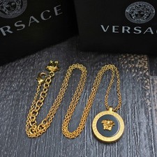 Collana con ciondolo rotondo nero Medusa placcato oro VERSACE #934c Rise-on