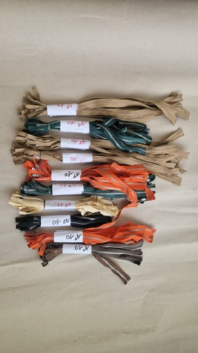 Stock 100 cerniere - stock,