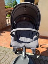 Trio Stokke Xplory colore grigio,condizioni ottime compreso di tutti gli accesso