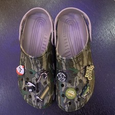 Mobile luke combs - luke, crocs