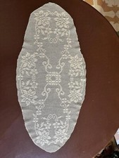 CENTRINO OVALE LAVORATO A MANO