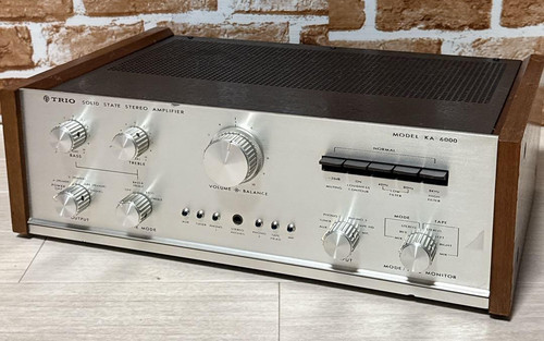 Amplificatore stereo integrato