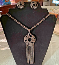 Set orecchini collana nappa tono argento Sarah Coventry vintage firmati modernisti