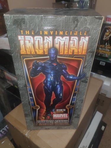 Bowen statue iron man - iron,