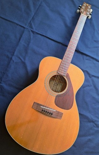 Chitarra acustica vintage
