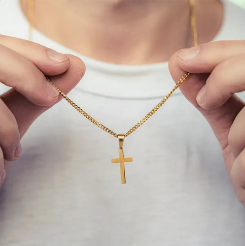 Collana con ciondolo croce