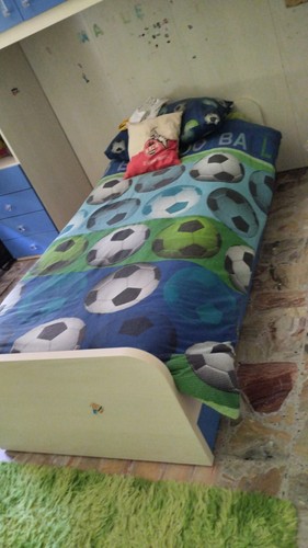 Letto singolo con - letto,