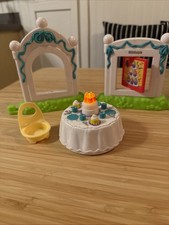 Torta e sfondo musicale festa