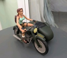 LEGGERI DANNI Lara Croft MOTO