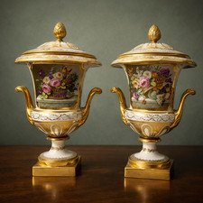 Paire de cassolettes Médicis