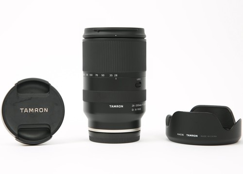 Tamron 200 8 - 28-200, f/2.8-5.6