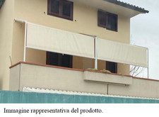 Tenda da sole bianca con guide