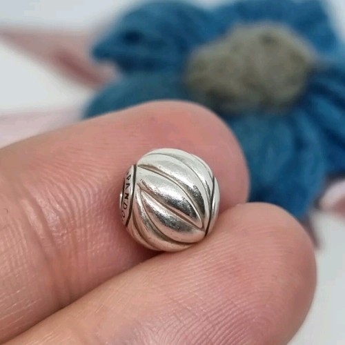 Charm pandora essenza - charm,