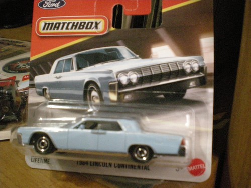 Matchbox die cast auto - 1:64,