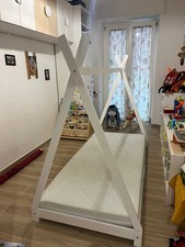 Lettino montessoriano in legno con doghe e materasso